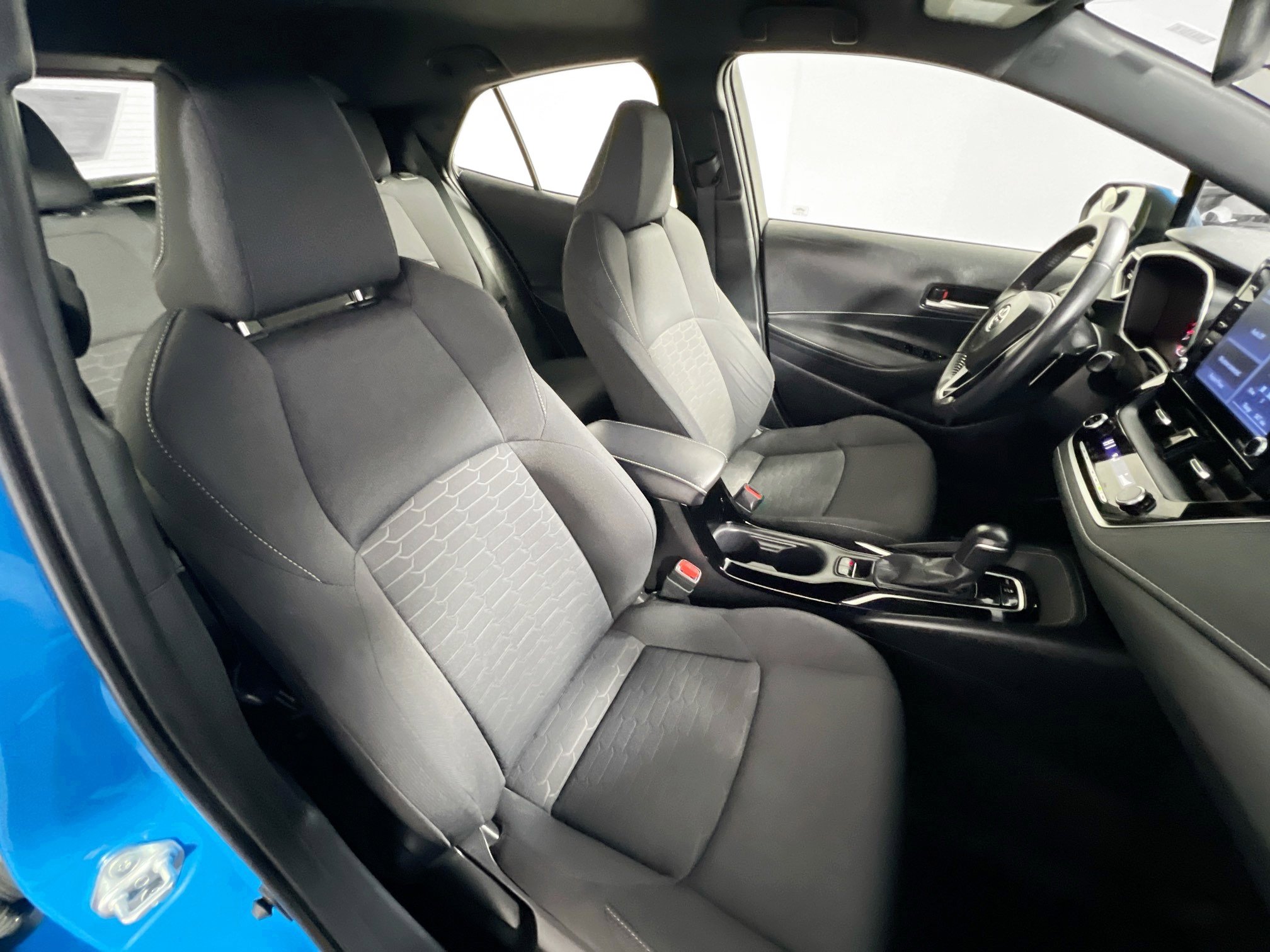 Used 2021 Toyota Corolla SE image 31