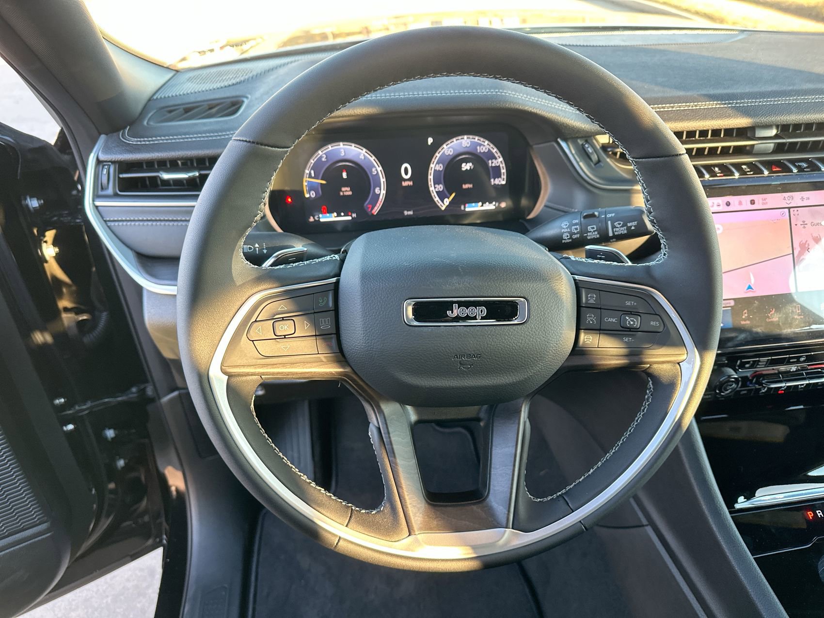 New 2025 Jeep Grand Cherokee Limited w/ Black Appearance Package RWD image 14