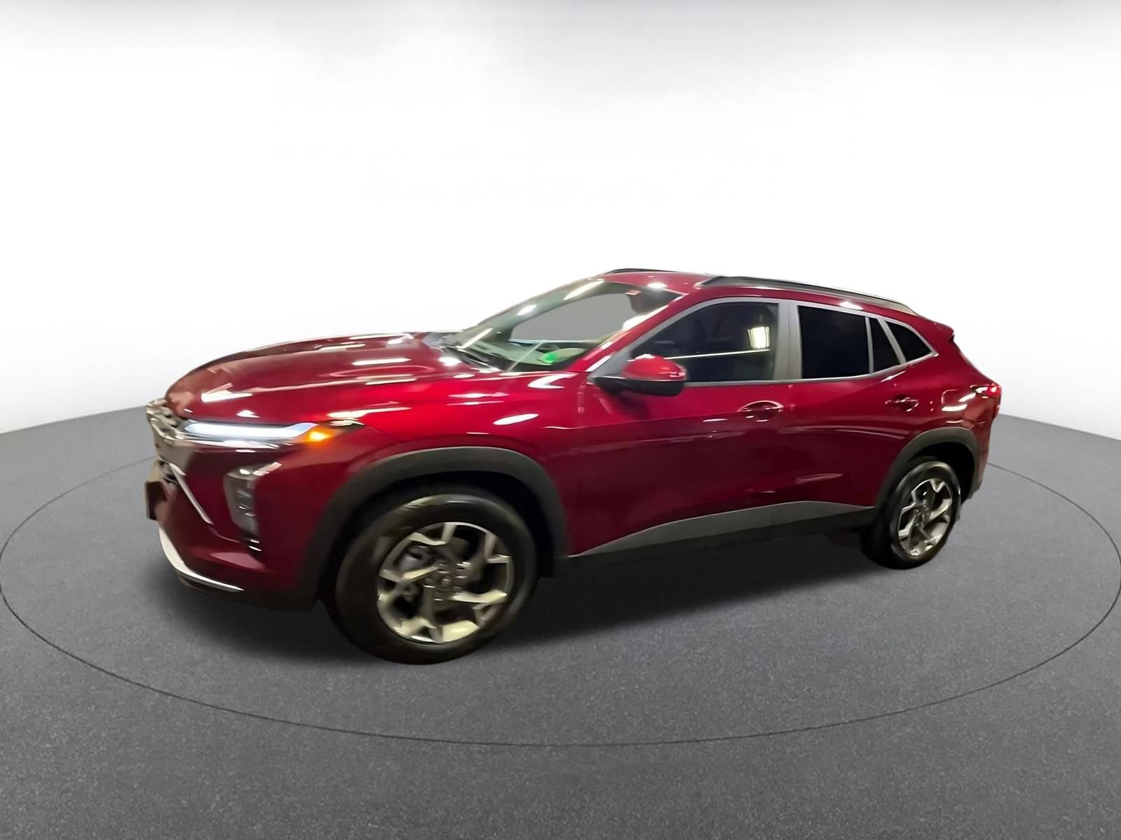 Used 2025 Chevrolet Trax LT image 8