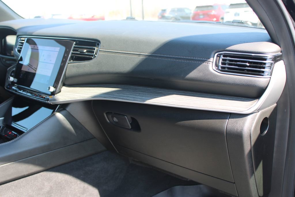 Used 2024 Jeep Wagoneer Series II w/ Flexible Seating Group image 32