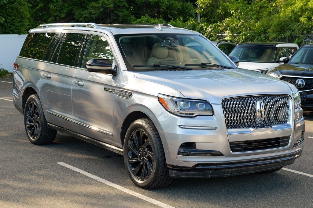 Used 2023 Lincoln Navigator L Reserve AWD/4WD image 9