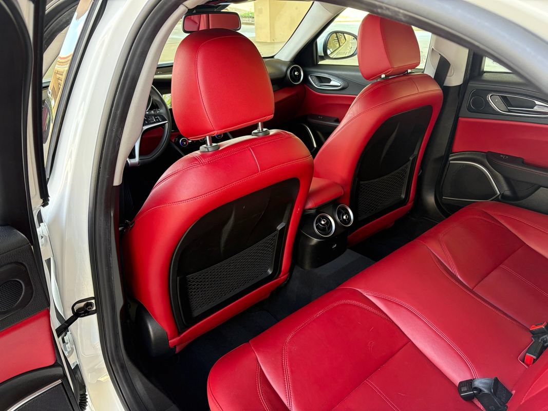 Used 2018 Alfa Romeo Giulia AWD image 20