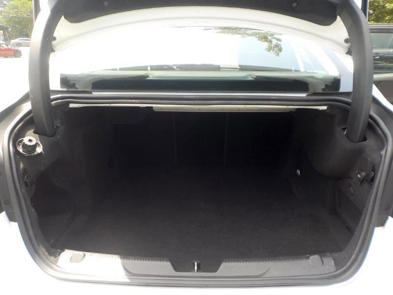 Used 2017 Jaguar XE Prestige image 23