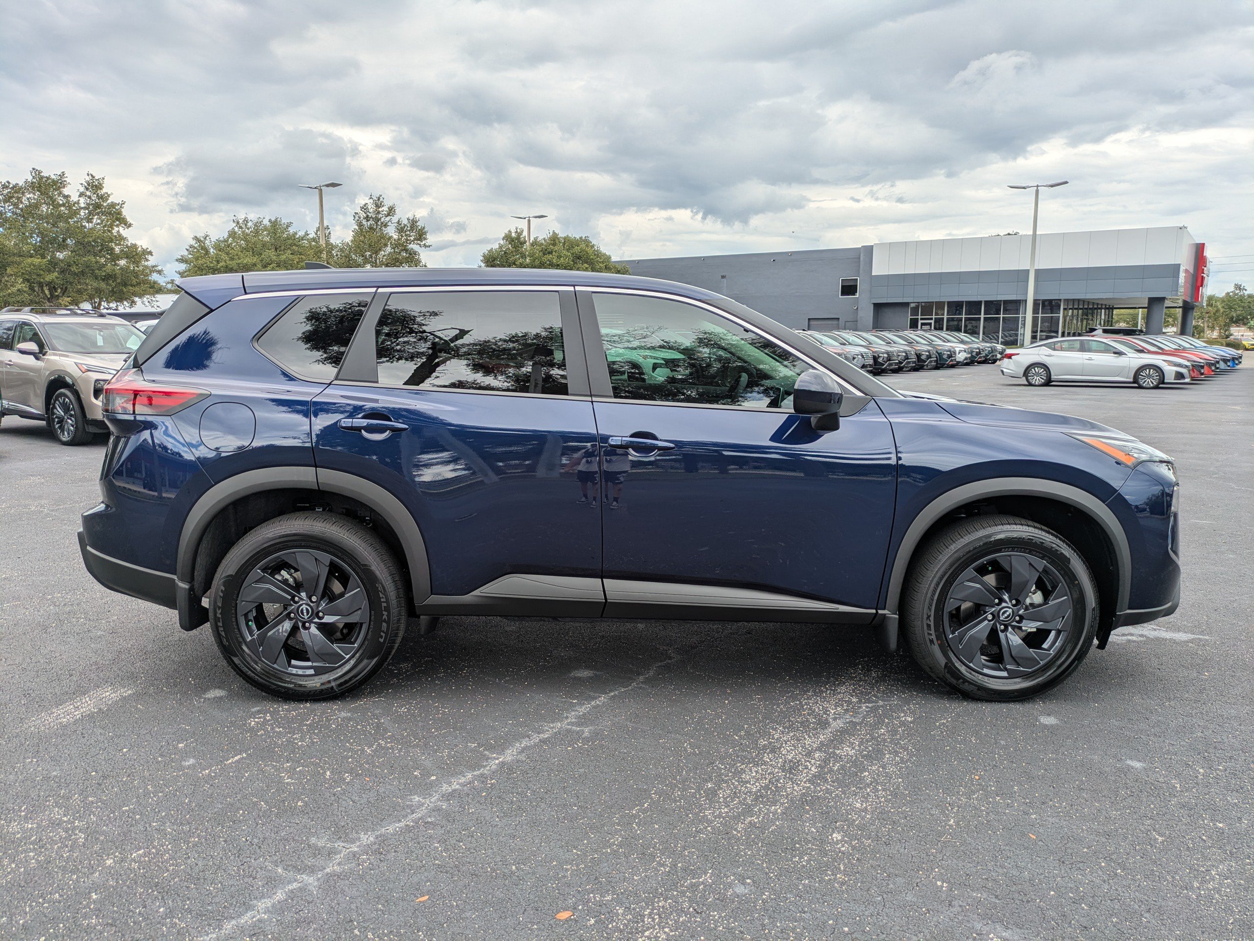 New 2026 Nissan Rogue SV FWD image 3