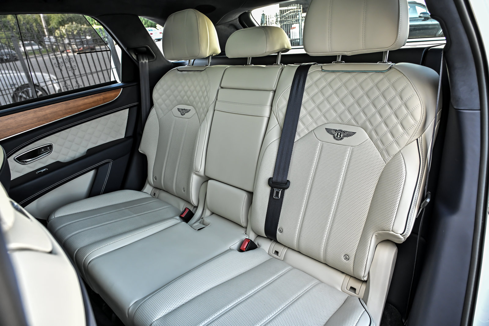 Certified 2023 Bentley Bentayga AWD/4WD image 23