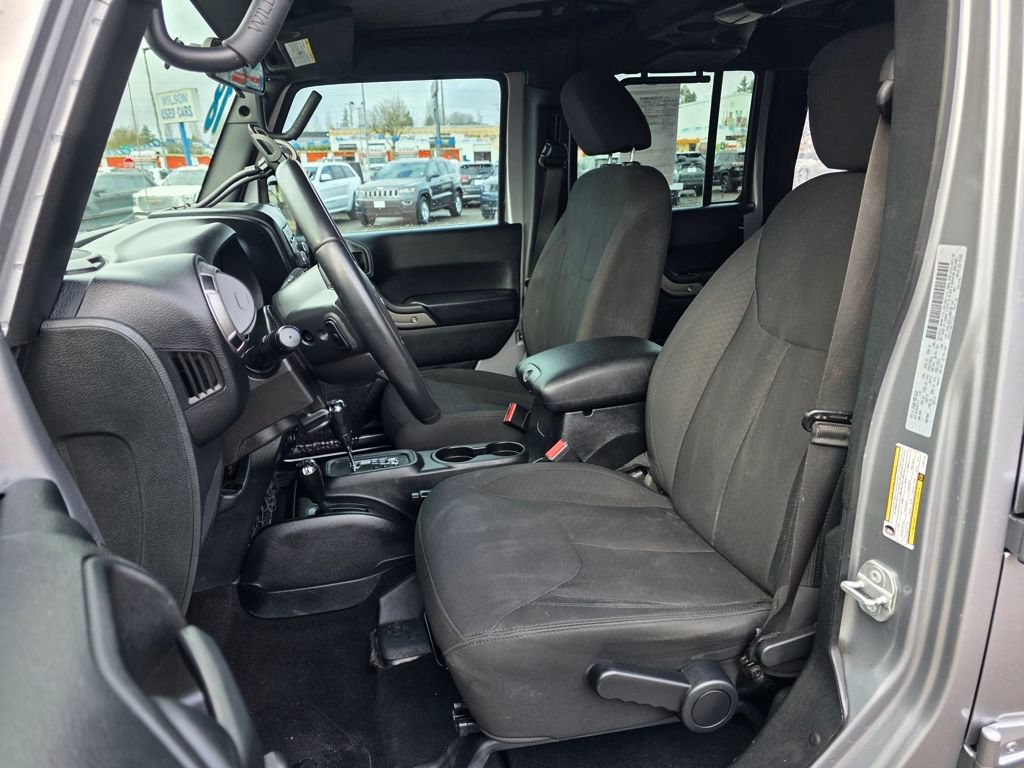 Used 2018 Jeep Wrangler Unlimited Sport w/ Connectivity Group image 4