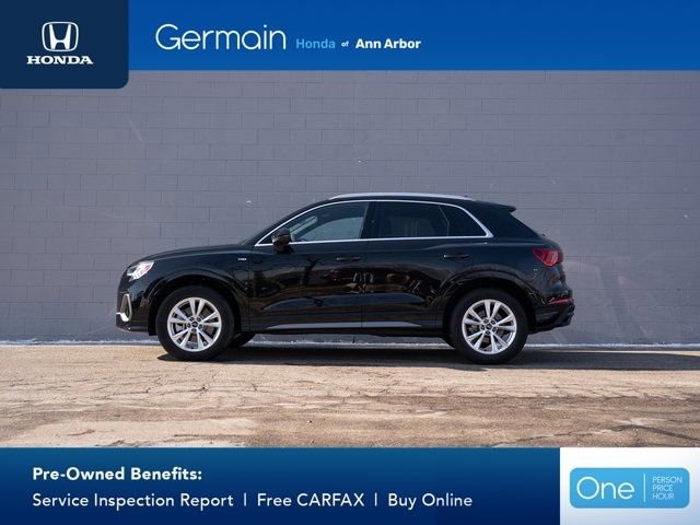 Used 2025 Audi Q3 2.0T Premium Plus w/ Premium Plus Package AWD/4WD image 2