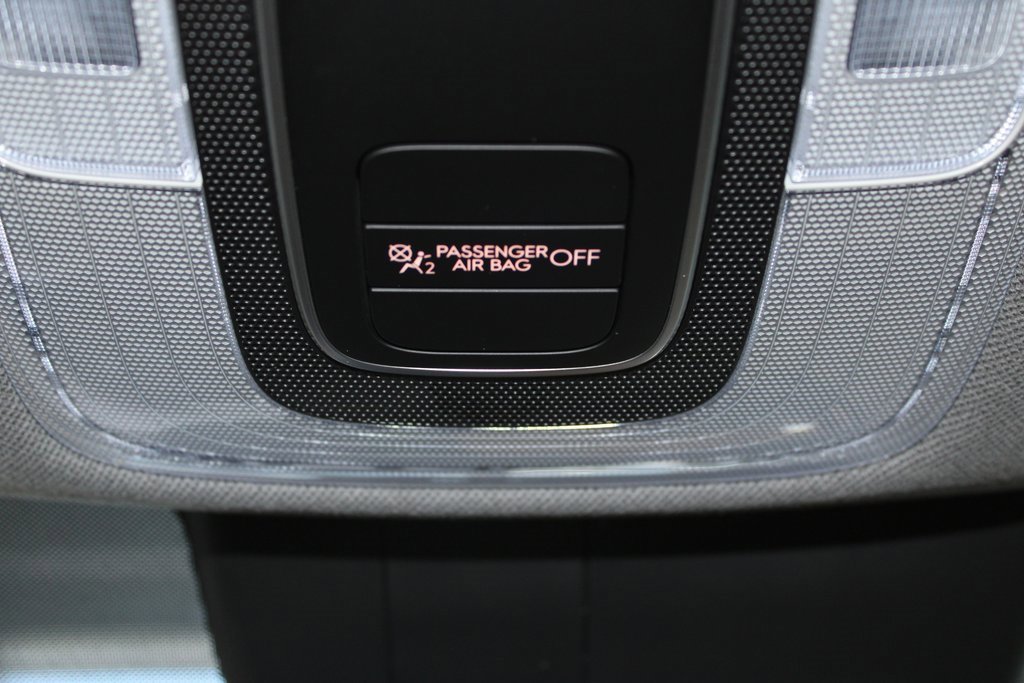 Used 2025 Hyundai Elantra Sport image 36