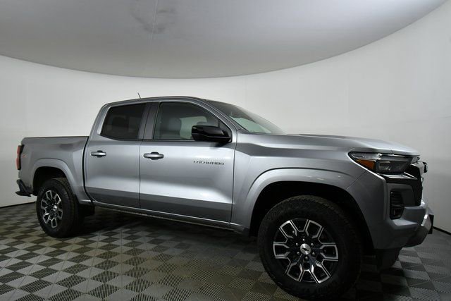 Used 2024 Chevrolet Colorado Z71 w/ Z71 Convenience Package 2 image 9