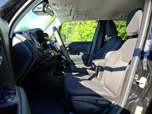 Used 2023 Jeep Renegade Latitude AWD/4WD image 13