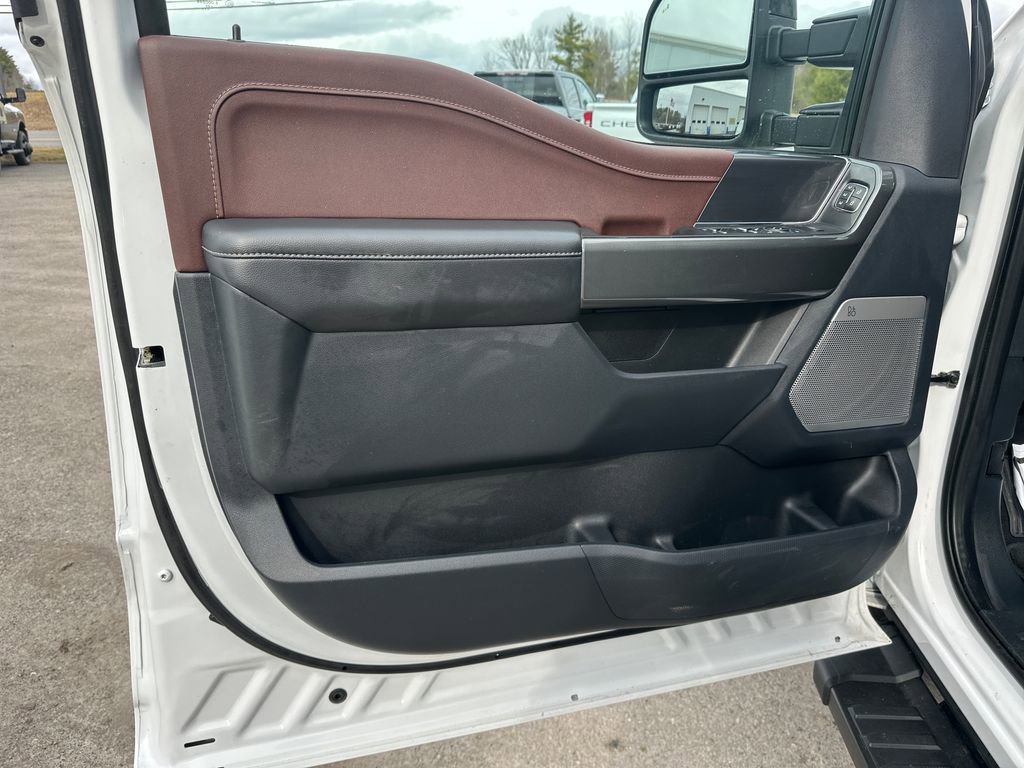 Used 2023 Ford F150 Lariat image 10