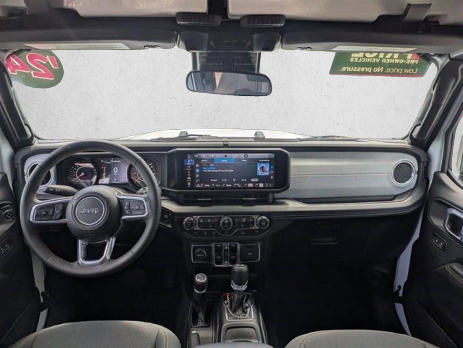 Used 2024 Jeep Wrangler Unlimited Sahara AWD/4WD image 18
