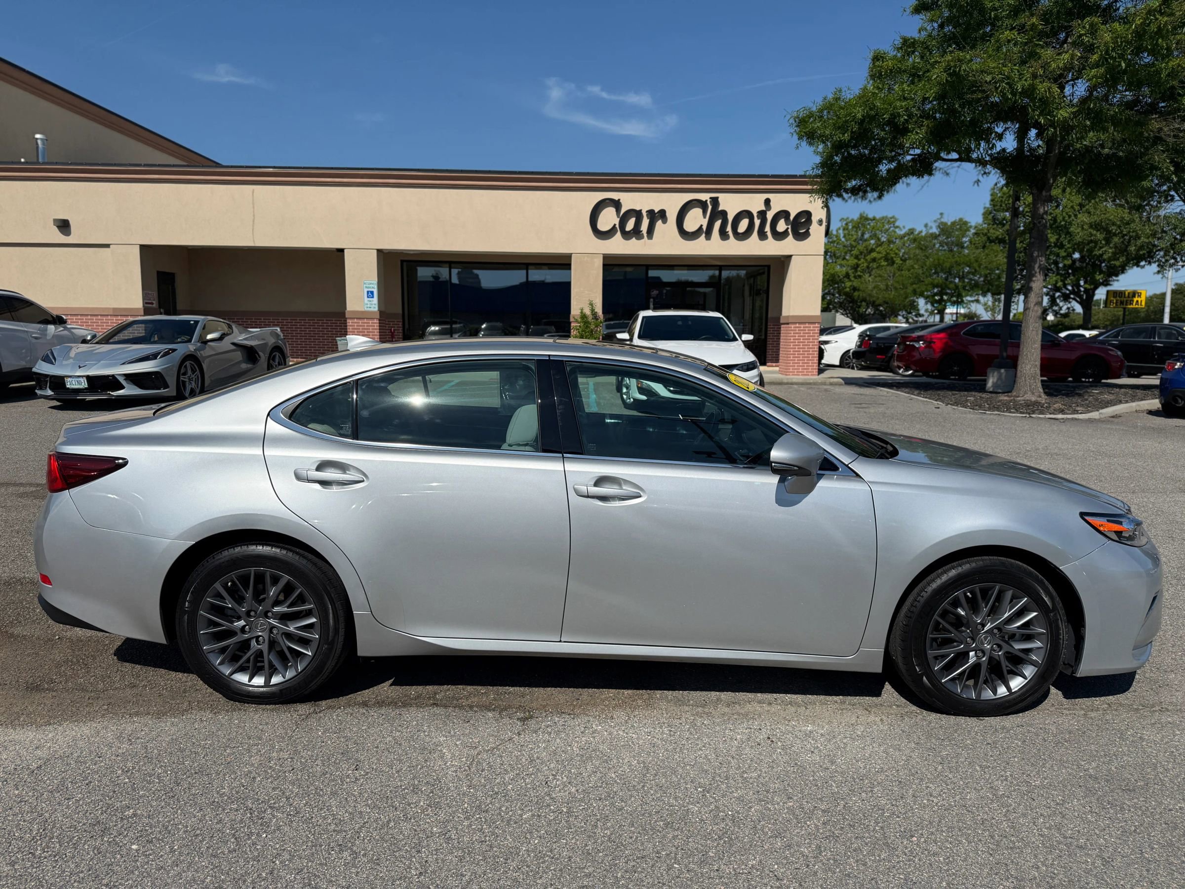 Used 2018 Lexus ES 350 w/ Navigation System Package image 6