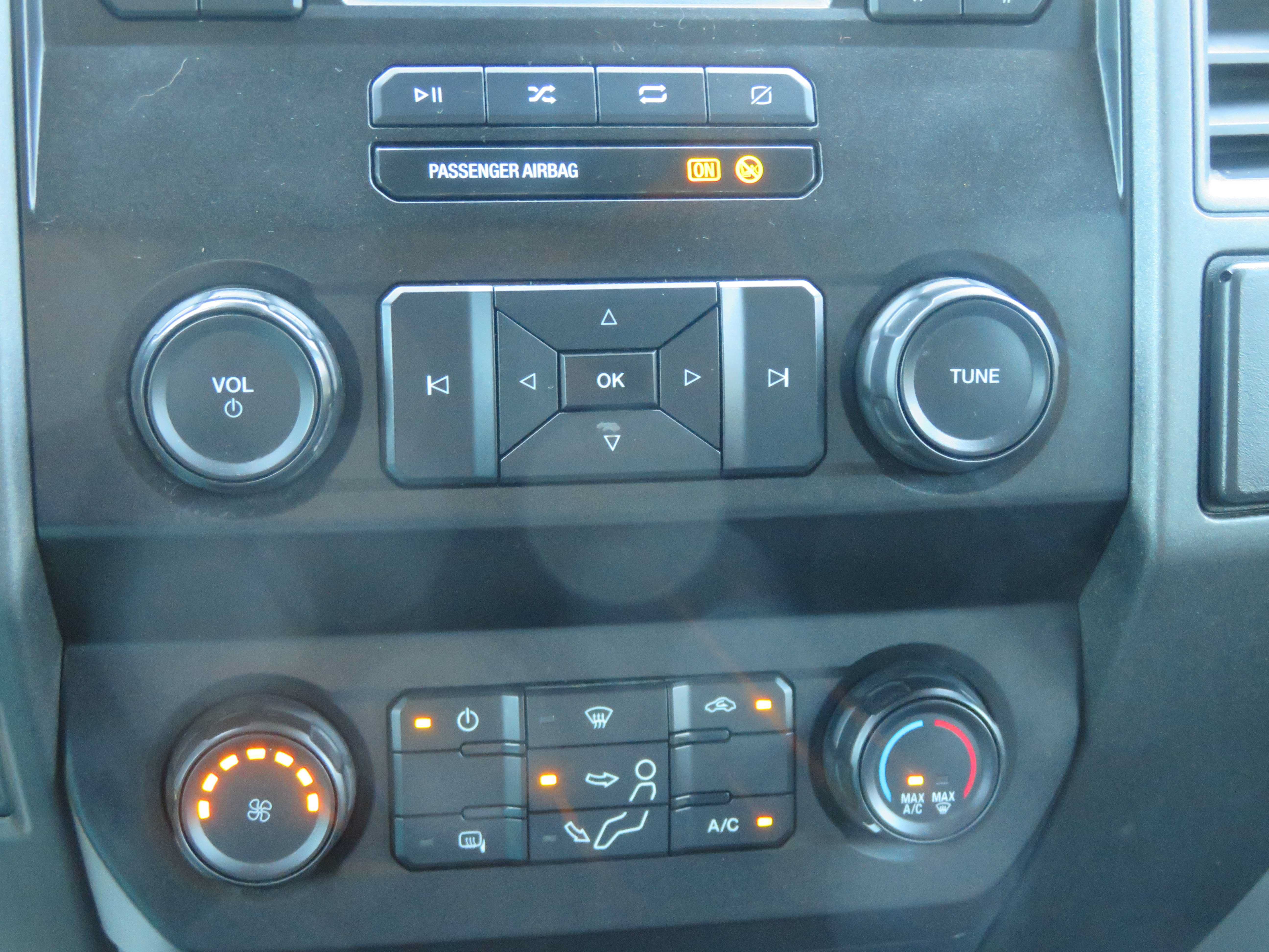 Used 2022 Ford F250 XL w/ STX Appearance Package AWD/4WD image 33