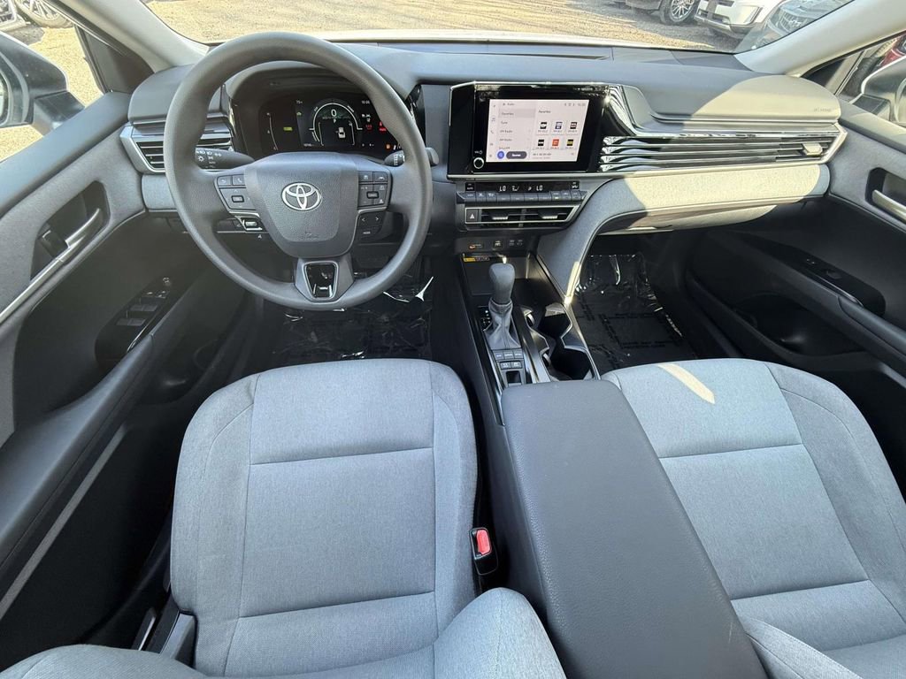Used 2025 Toyota Camry LE image 15