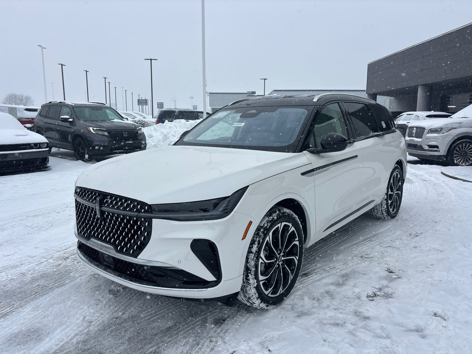 New 2026 Lincoln Nautilus Reserve AWD/4WD image 3