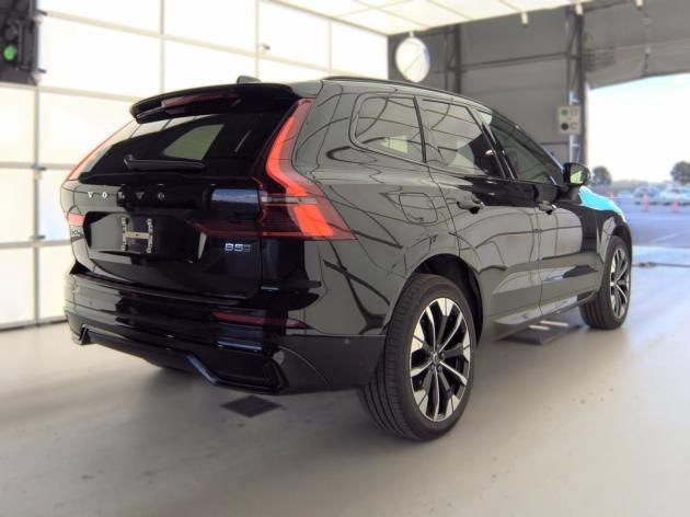Used 2026 Volvo XC60 B5 Plus AWD/4WD image 5