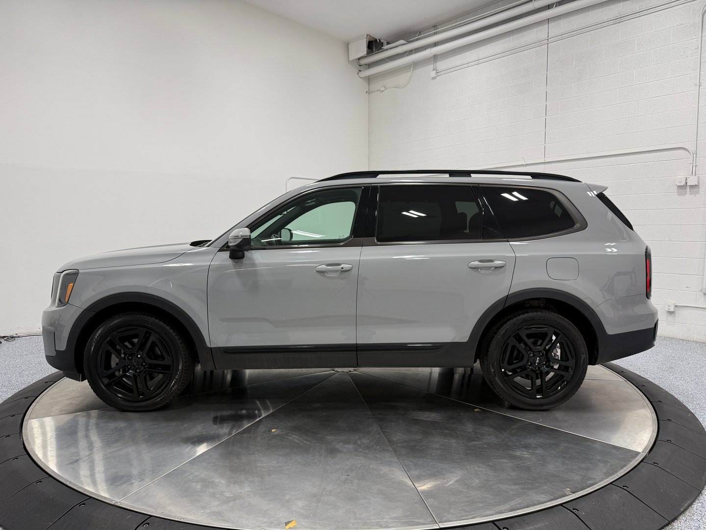 Used 2024 Kia Telluride EX X-Line image 4