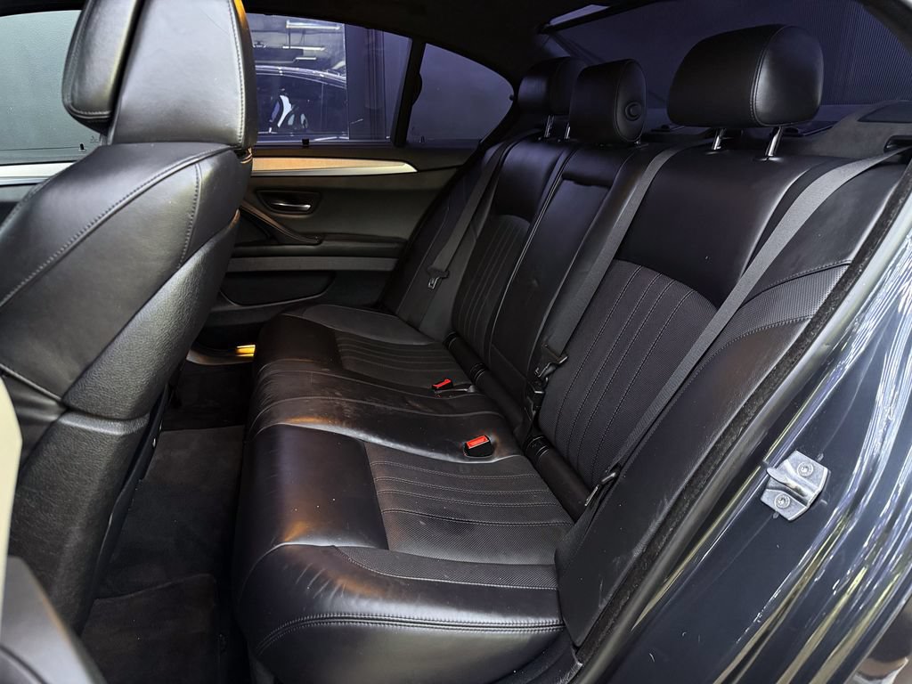 Used 2015 BMW M5 RWD image 19