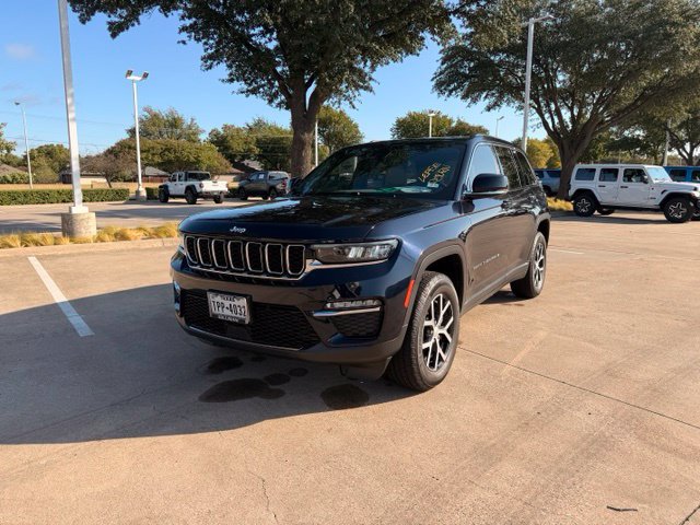 Used 2023 Jeep Grand Cherokee Limited AWD/4WD image 3