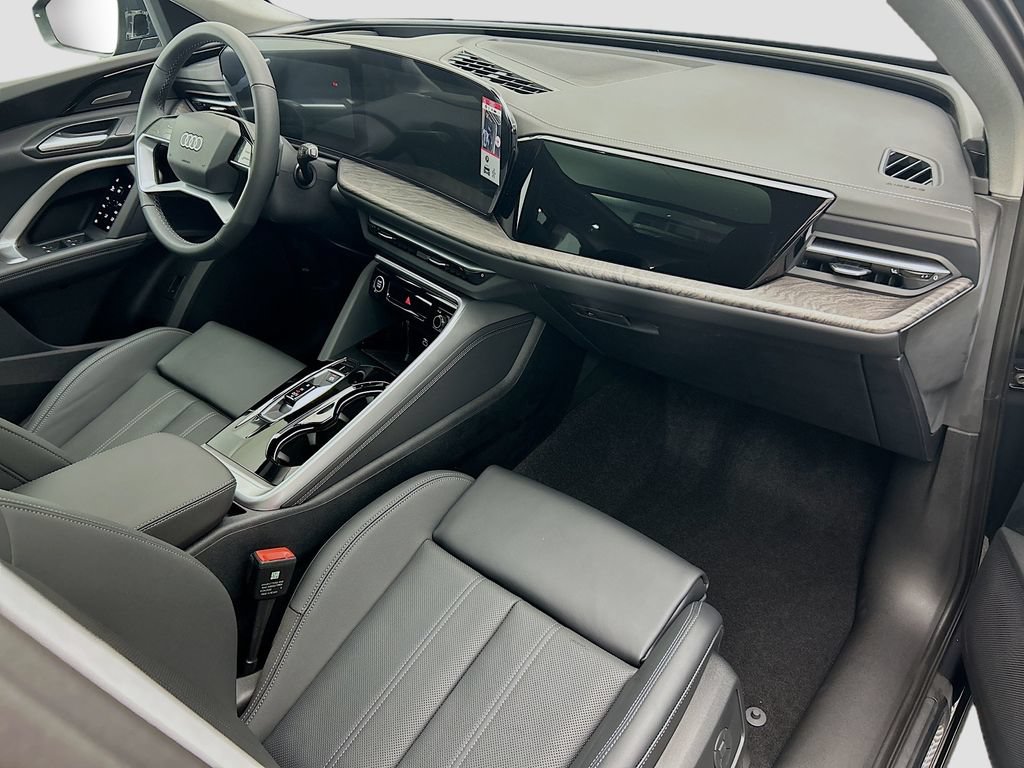 Certified 2025 Audi Q5 Premium AWD/4WD image 16