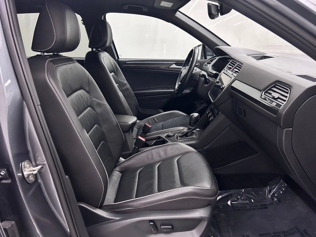 Used 2021 Volkswagen Tiguan SEL Premium R-Line AWD/4WD image 16