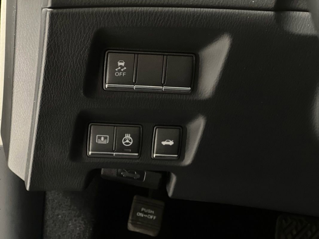 Used 2017 INFINITI Q70 L 3.7 w/ Deluxe Touring Package image 25