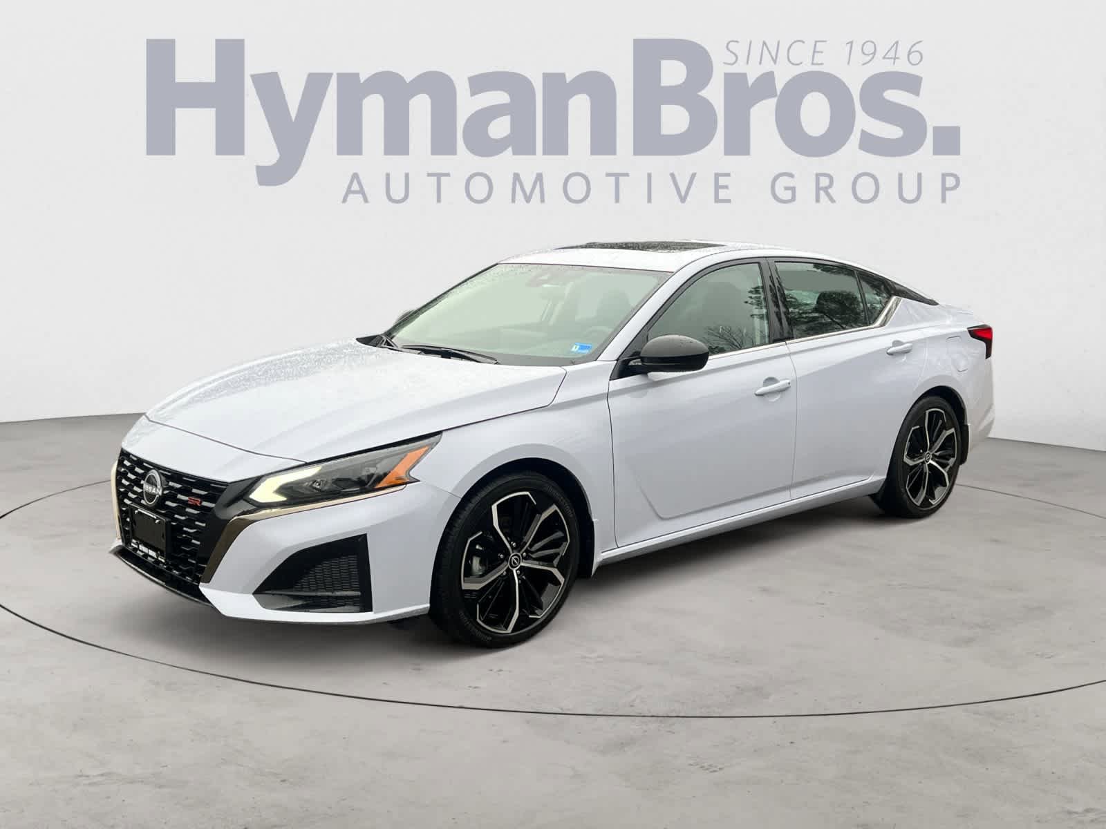 Certified 2025 Nissan Altima 2.5 SR w/ SR Premium Package FWD image 8