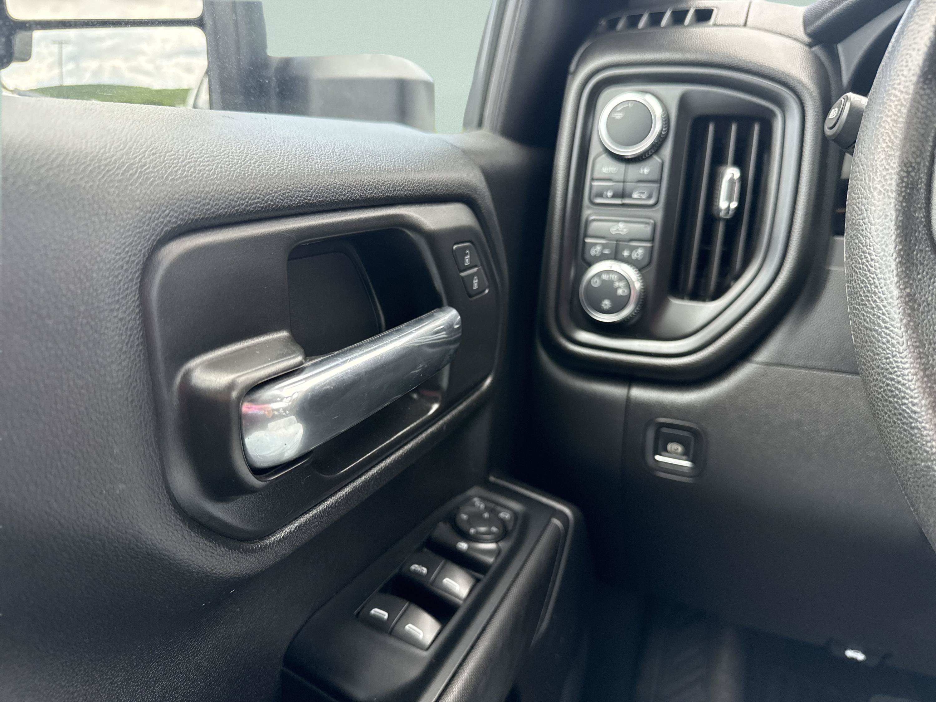 Used 2024 GMC Sierra 1500 Pro w/ Graphite Edition AWD/4WD image 13