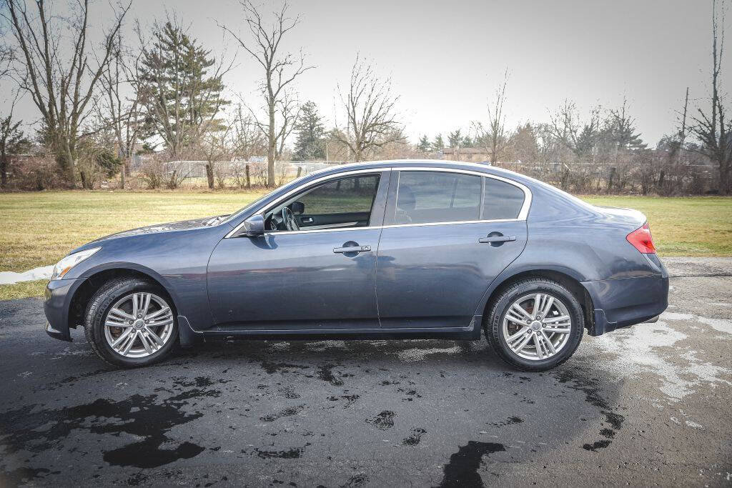 Used 2011 INFINITI G25 x w/ Moonroof Pkg AWD/4WD image 2