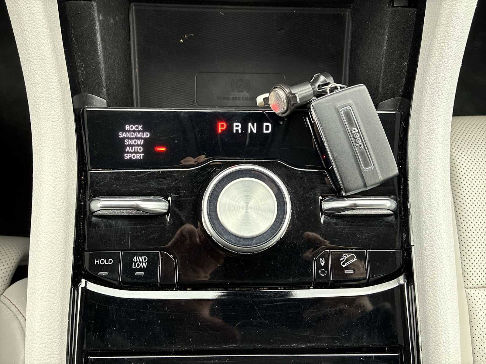 Used 2022 Jeep Grand Cherokee L Overland w/ Advanced Protech Group III image 16