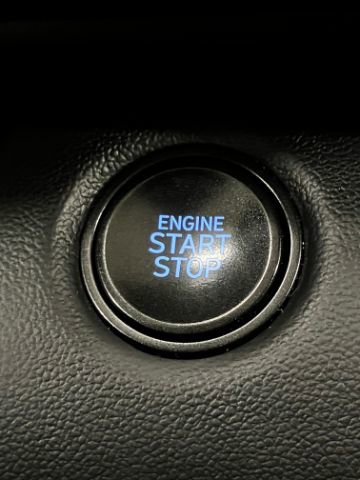 Used 2025 Hyundai Elantra Sport image 11