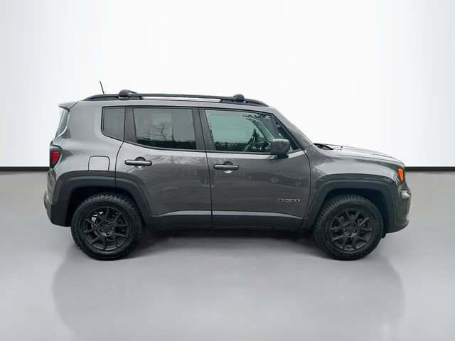 Used 2019 Jeep Renegade Latitude w/ Cold Weather Group AWD/4WD image 5