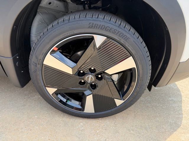 New 2026 Nissan Kicks SR FWD image 10