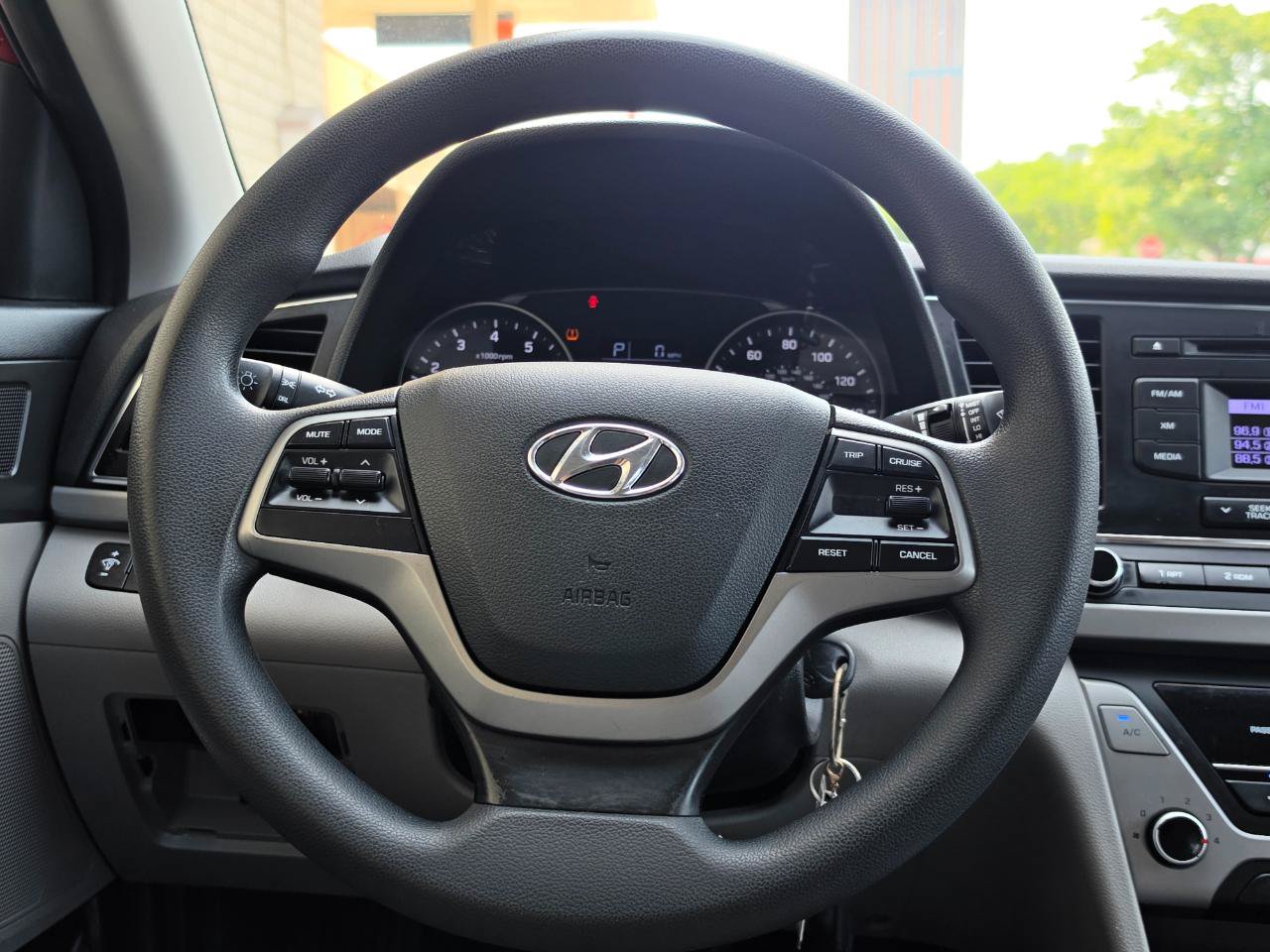 Used 2017 Hyundai Elantra SE FWD image 15