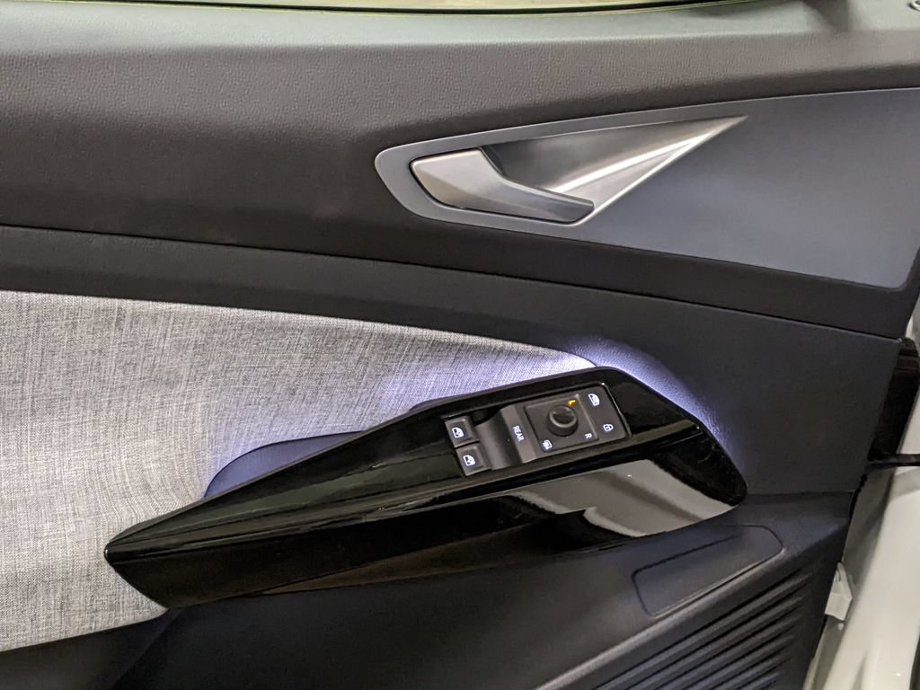 New 2026 Volkswagen ID.4 Pro RWD image 10