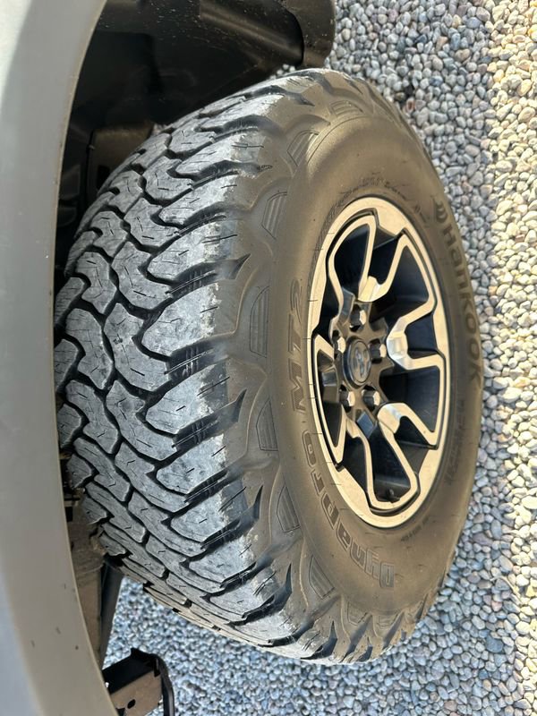 Used 2017 RAM 1500 Rebel w/ Luxury Group image 37