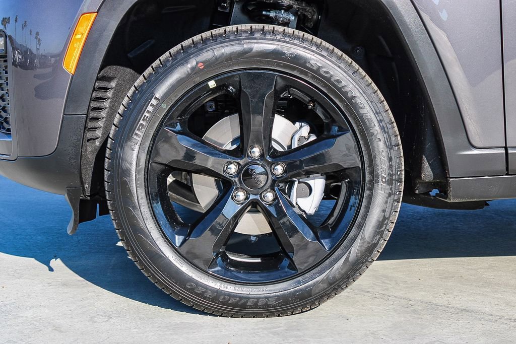 New 2026 Jeep Grand Cherokee Limited w/ Limited Altitude Package AWD/4WD image 11