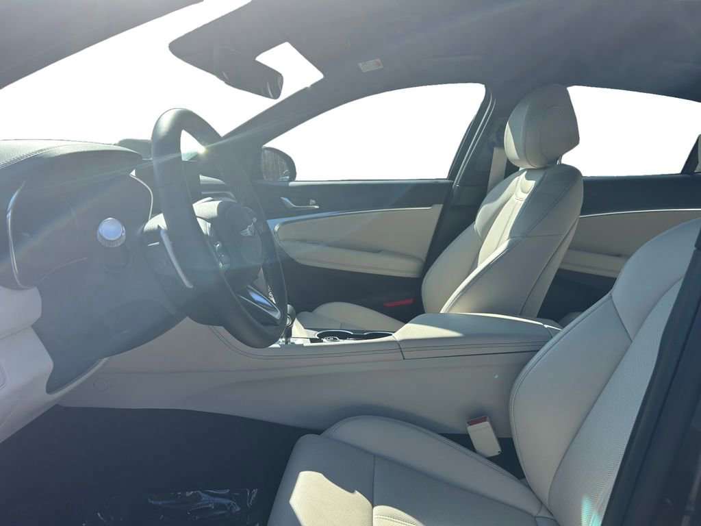 Used 2026 Genesis G70 2.5T image 9