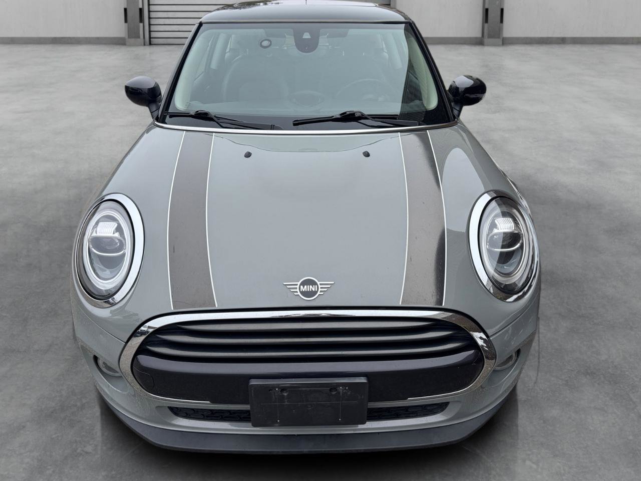 Used 2021 MINI Cooper 2-Door Hardtop w/ Storage Package image 32