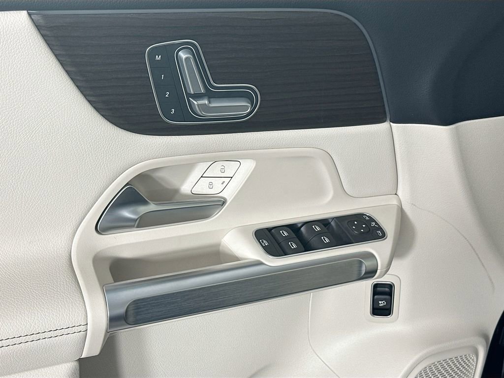 Used 2026 Mercedes-Benz GLB 250 image 18