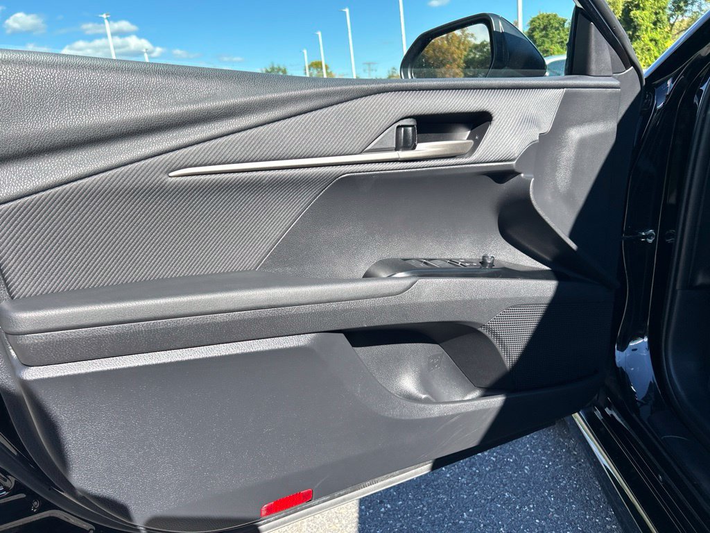 Certified 2025 Toyota Camry SE FWD image 10