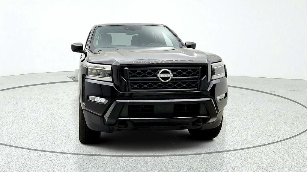 Used 2023 Nissan Frontier SV w/ Midnight Edition Package AWD/4WD image 2