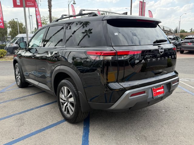 Certified 2026 Nissan Pathfinder SL FWD image 5