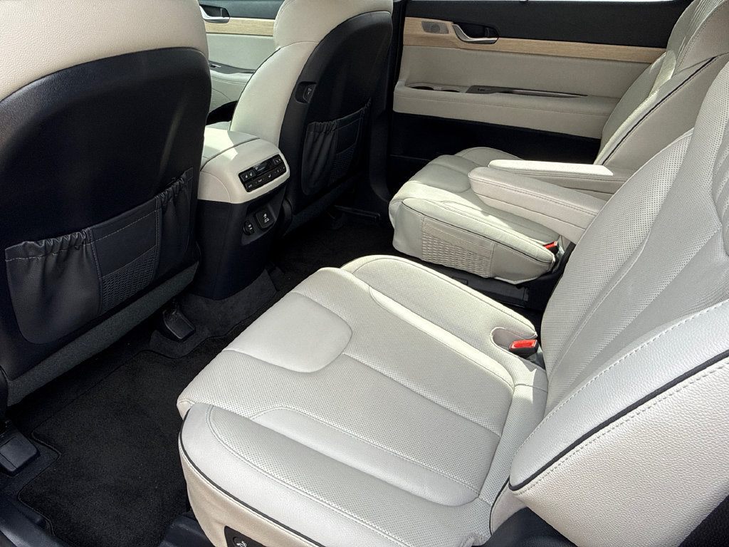 Used 2023 Hyundai Palisade Limited AWD/4WD image 18