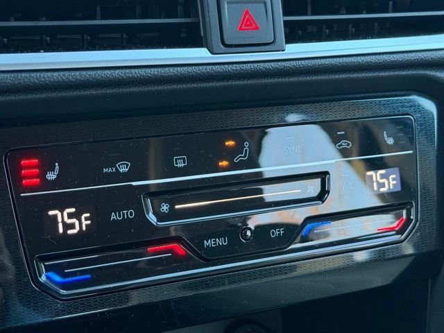 Used 2025 Volkswagen Taos SE image 27