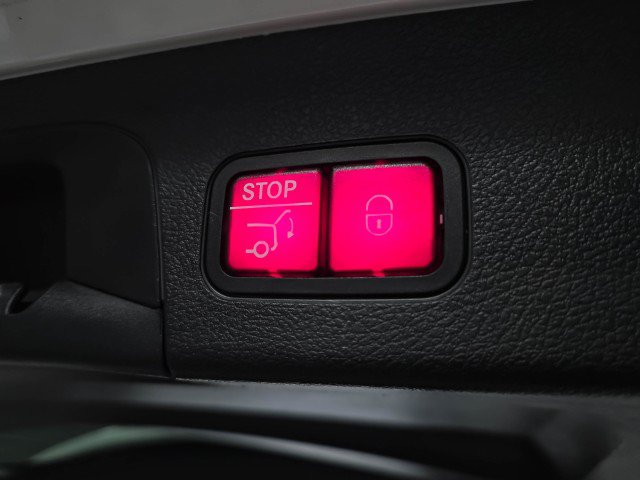 Used 2021 Mercedes-Benz GLS 450 4MATIC image 43