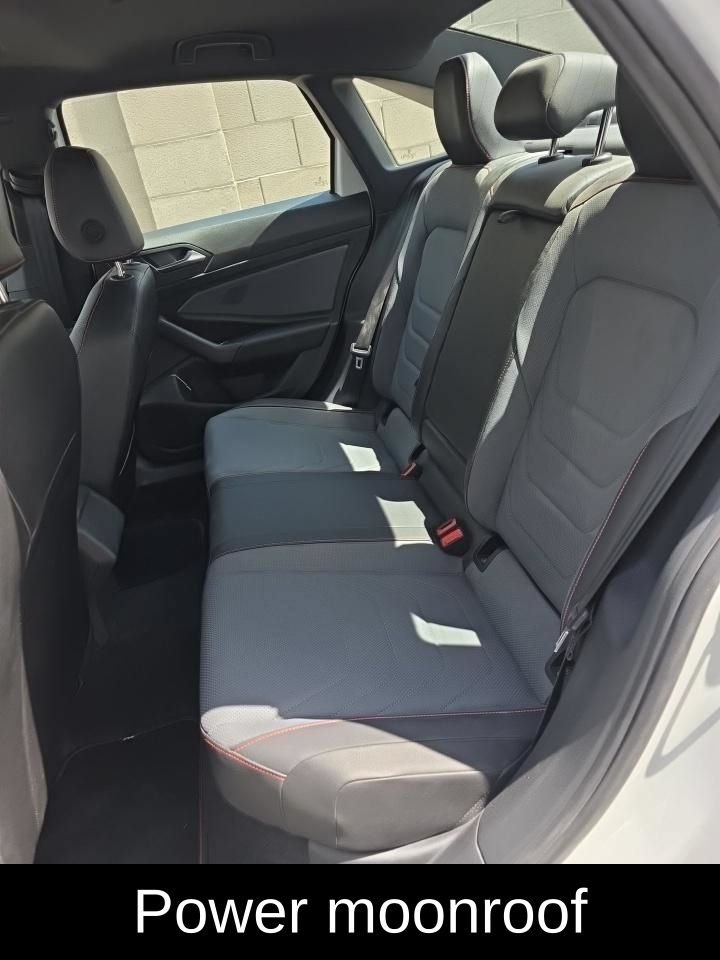 Used 2025 Volkswagen Jetta GLI Autobahn FWD image 6