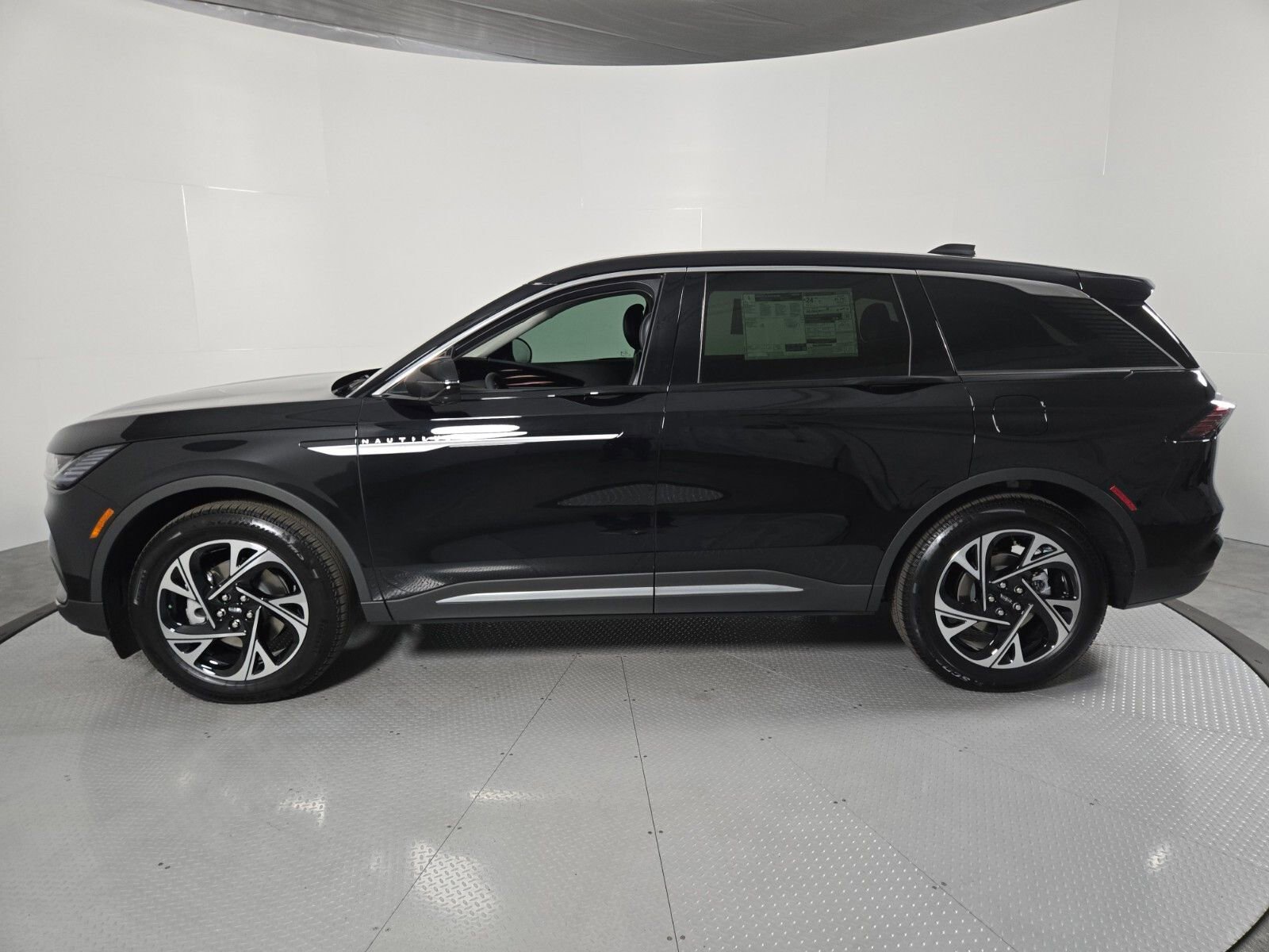 New 2026 Lincoln Nautilus Premier image 8