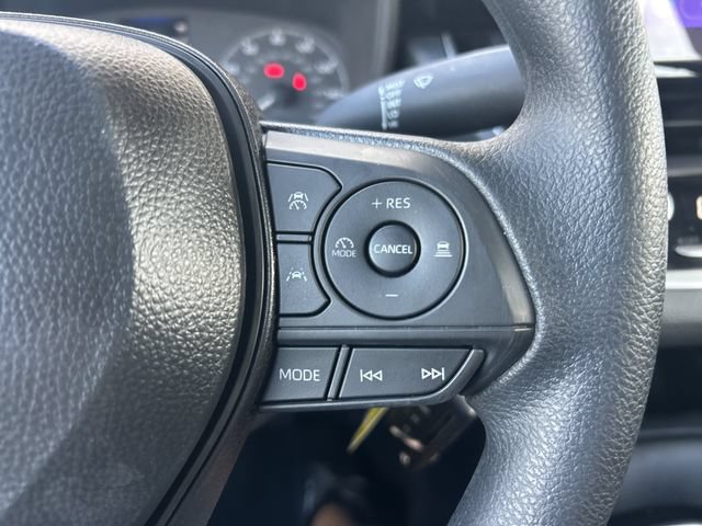 Used 2025 Toyota Corolla LE FWD image 21
